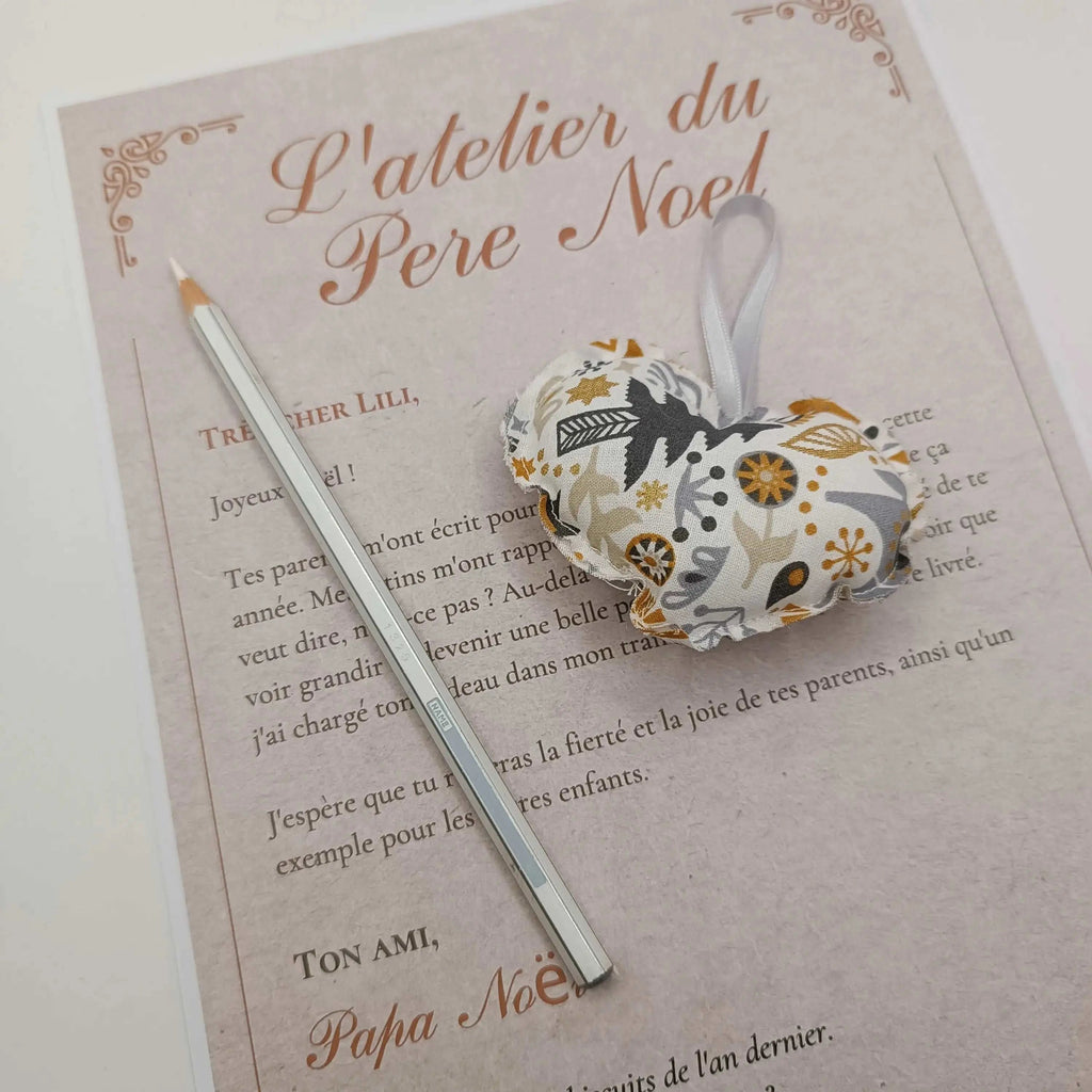 Décoration de Noël en forme de cœur tissu blanc or et argent