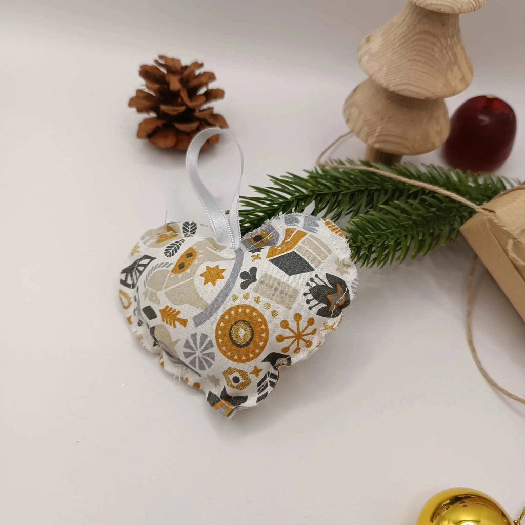 Décoration de Noël en forme de cœur tissu blanc or et argent