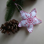 Décoration de Noël, étoile, à suspendre en feutrine blanche