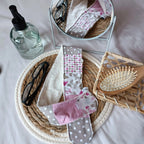 Bandeau de soin rose porté avec fermeture scratch ajustable