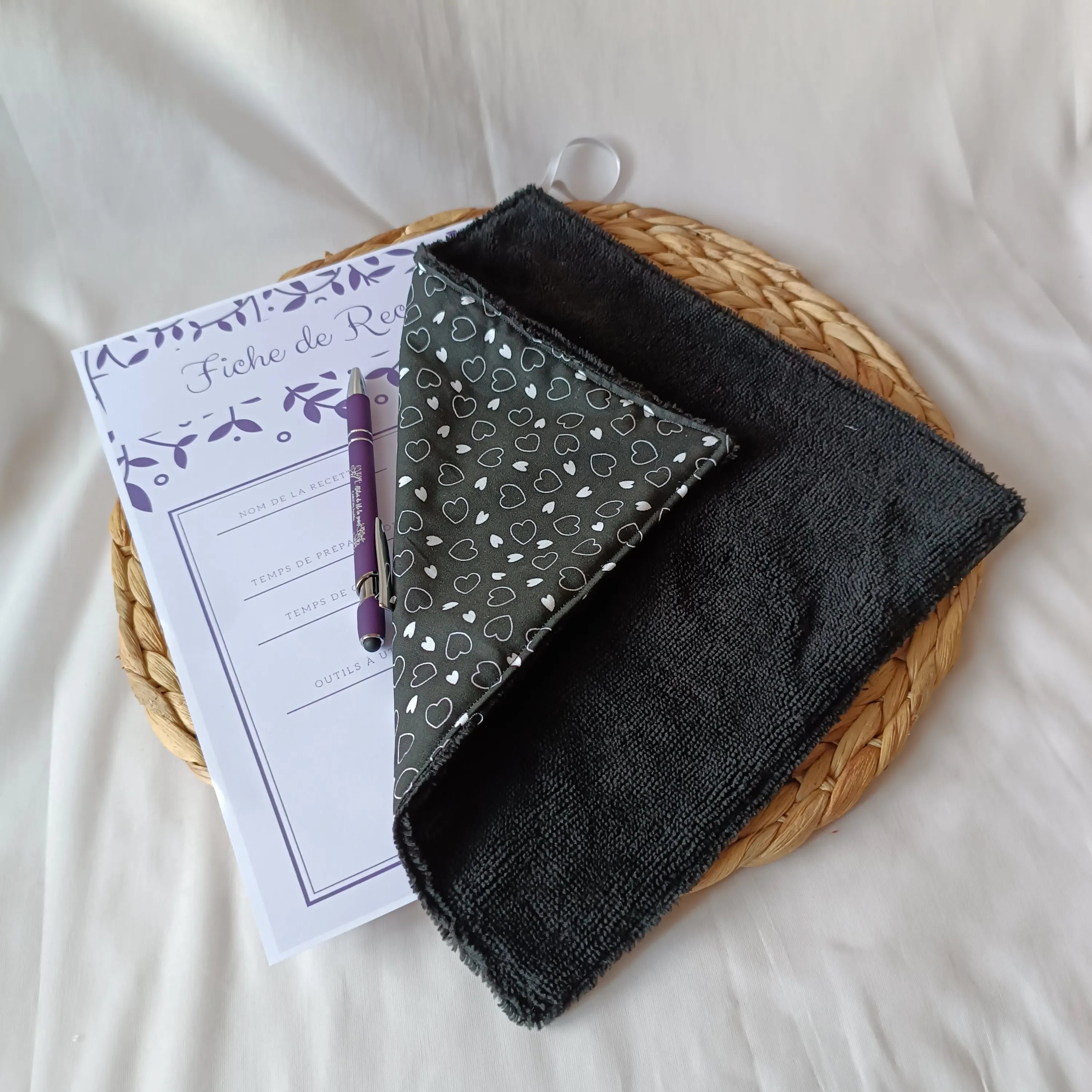 Essuie-main lavable noir à petits cœurs blancs, tissu éponge upcyclé