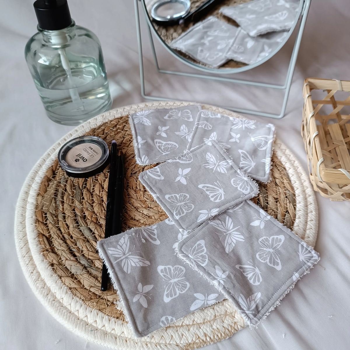Lot de 5 lingettes démaquillantes lavables grises à motif papillons