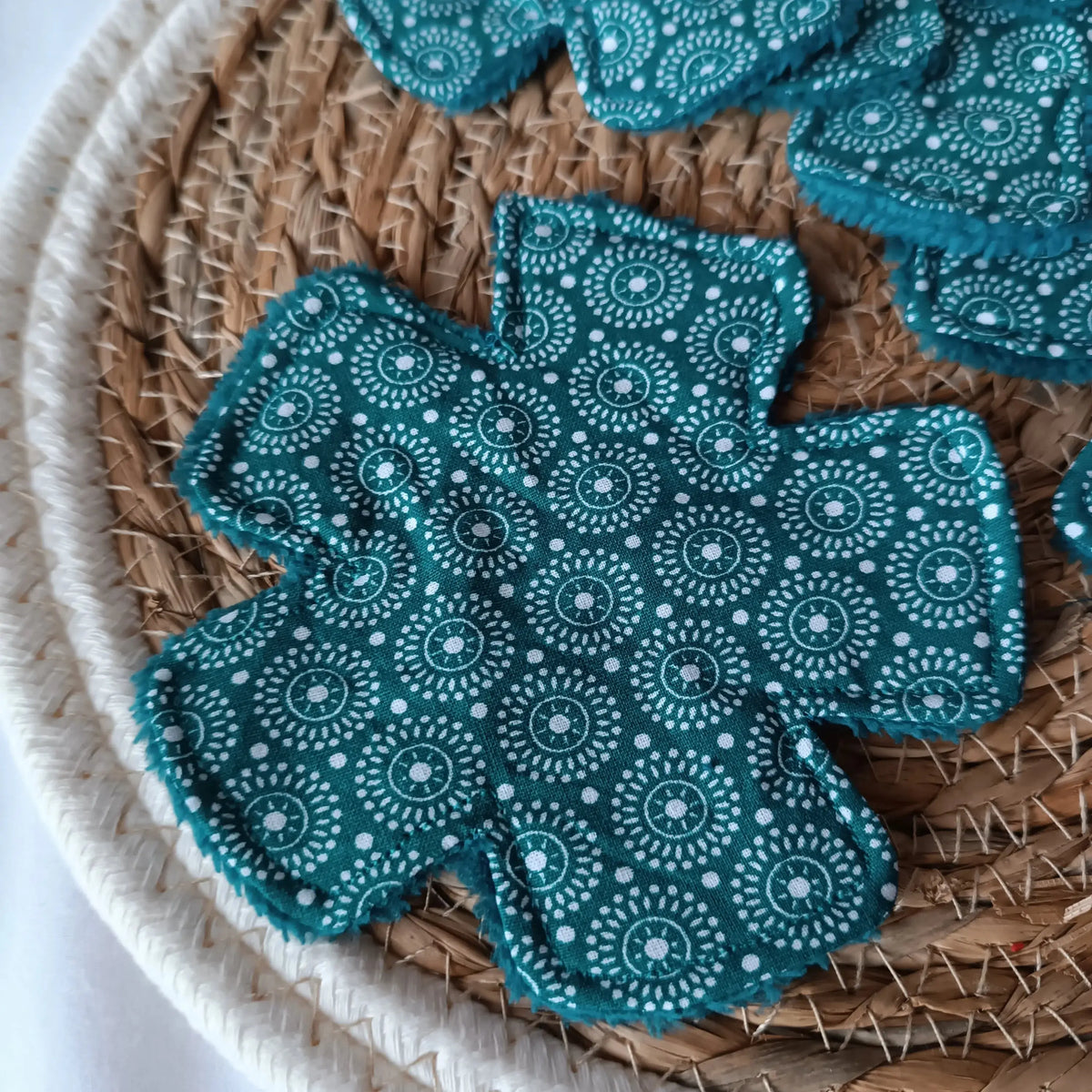 Lingettes démaquillantes fleurs vertes, fait main dans l'atelier en Picardie