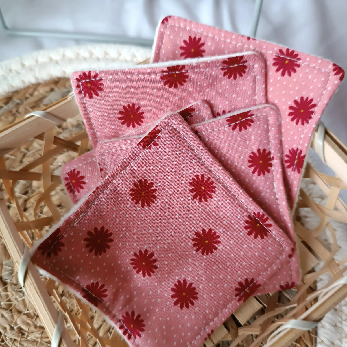 Lingettes démaquillantes lavables roses, fait main dans l'atelier en Picardie