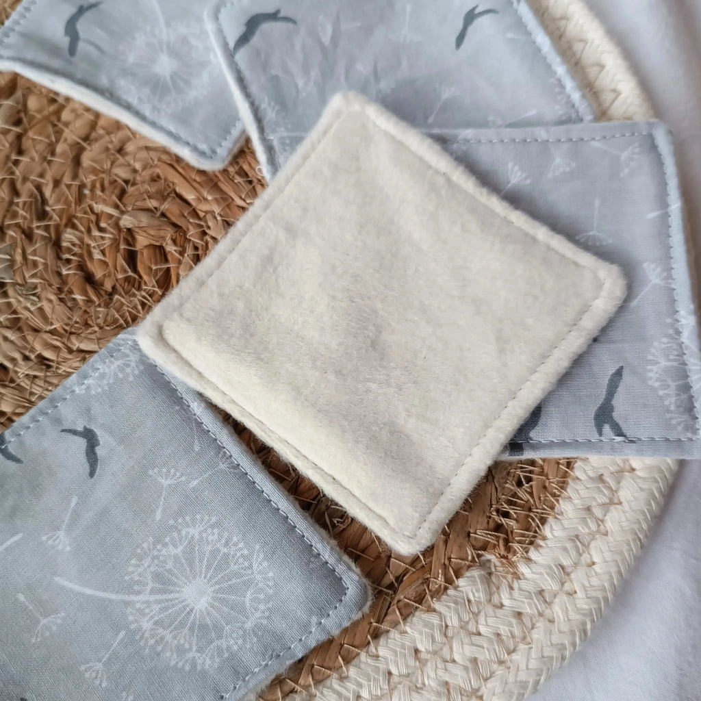 Lingettes démaquillantes lavables grises, fait main dans l'atelier en Picardie