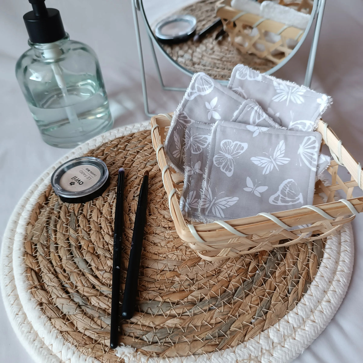 Lot de lingettes démaquillantes réutilisables grises, alternative zéro déchet