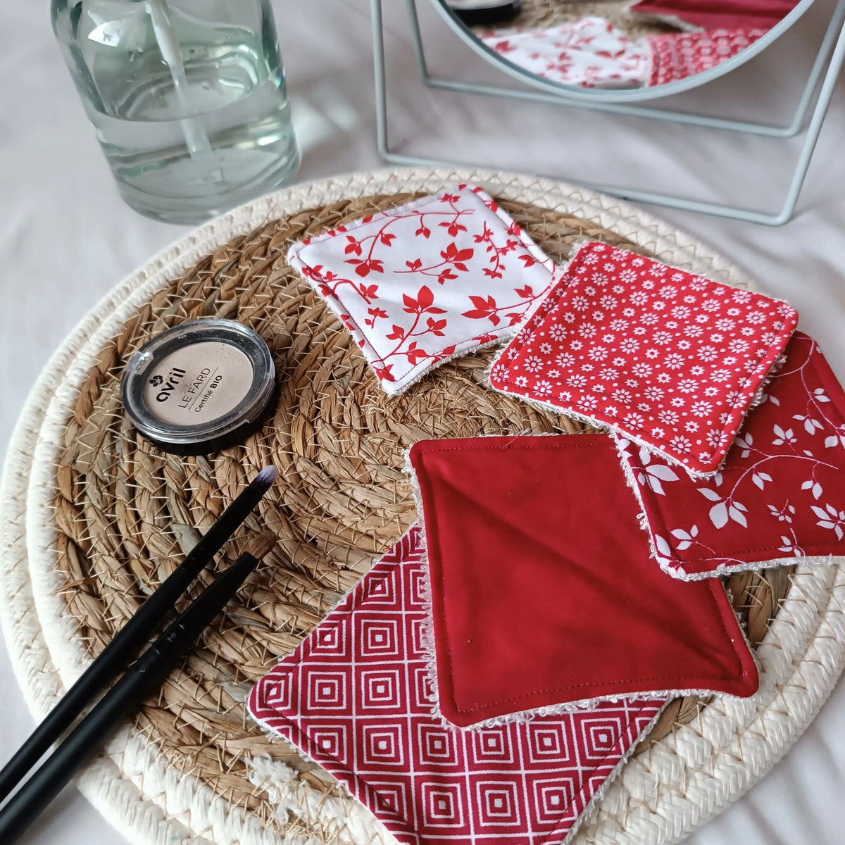 Lot de lingettes démaquillantes réutilisables rouge, alternative zéro déchet