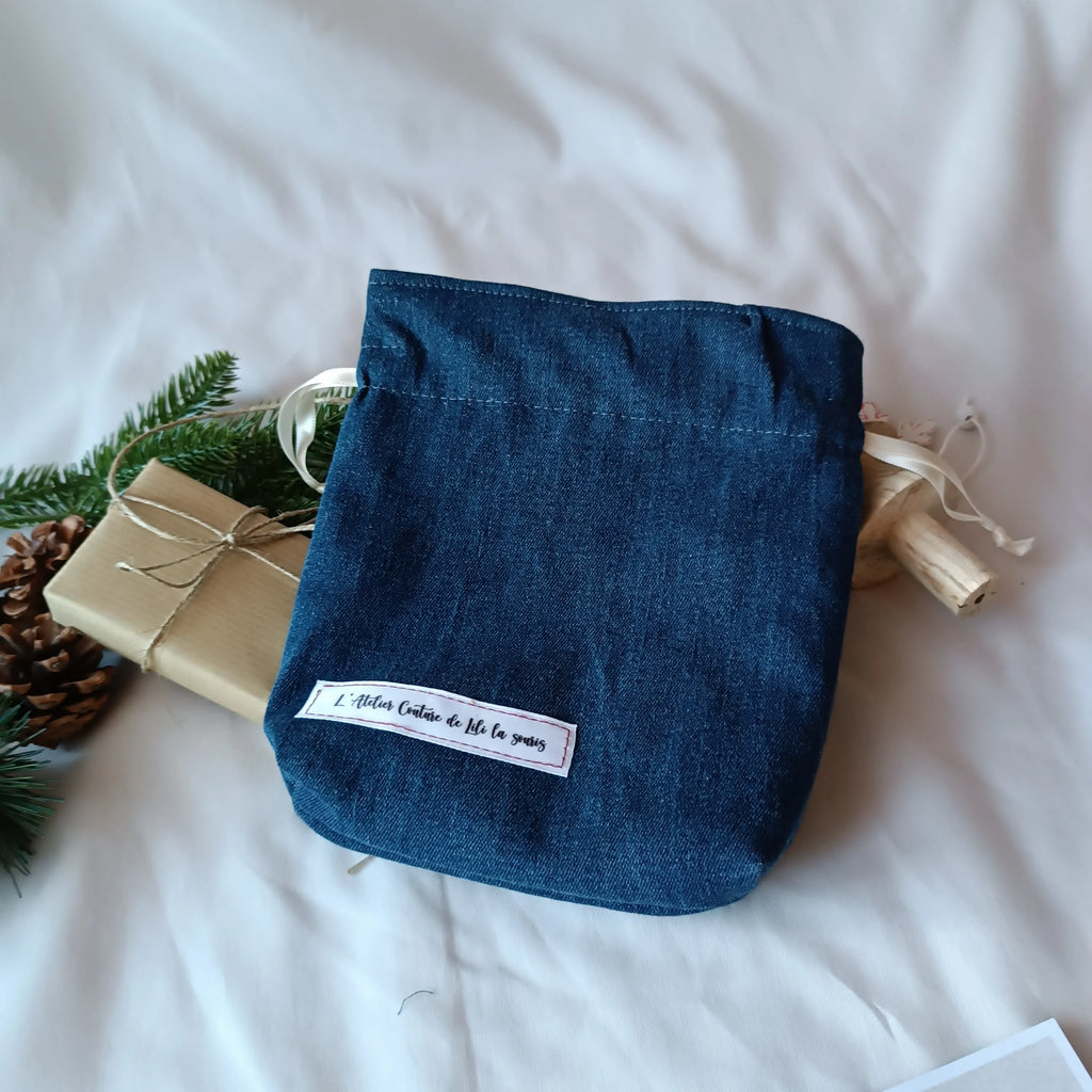 Emballage cadeau réutilisable - pochette cadeau de noel - emballage cadeau de noel - pochon de noel - sac cadeau de noel - idée cadeau de noel - idée cadeau noel 2025 - pochette cadeau pour noel - pochette cadeau tissu - pochon noel - pochon tissu - emballage cadeau noel tissu - emballage cadeau upcyclé