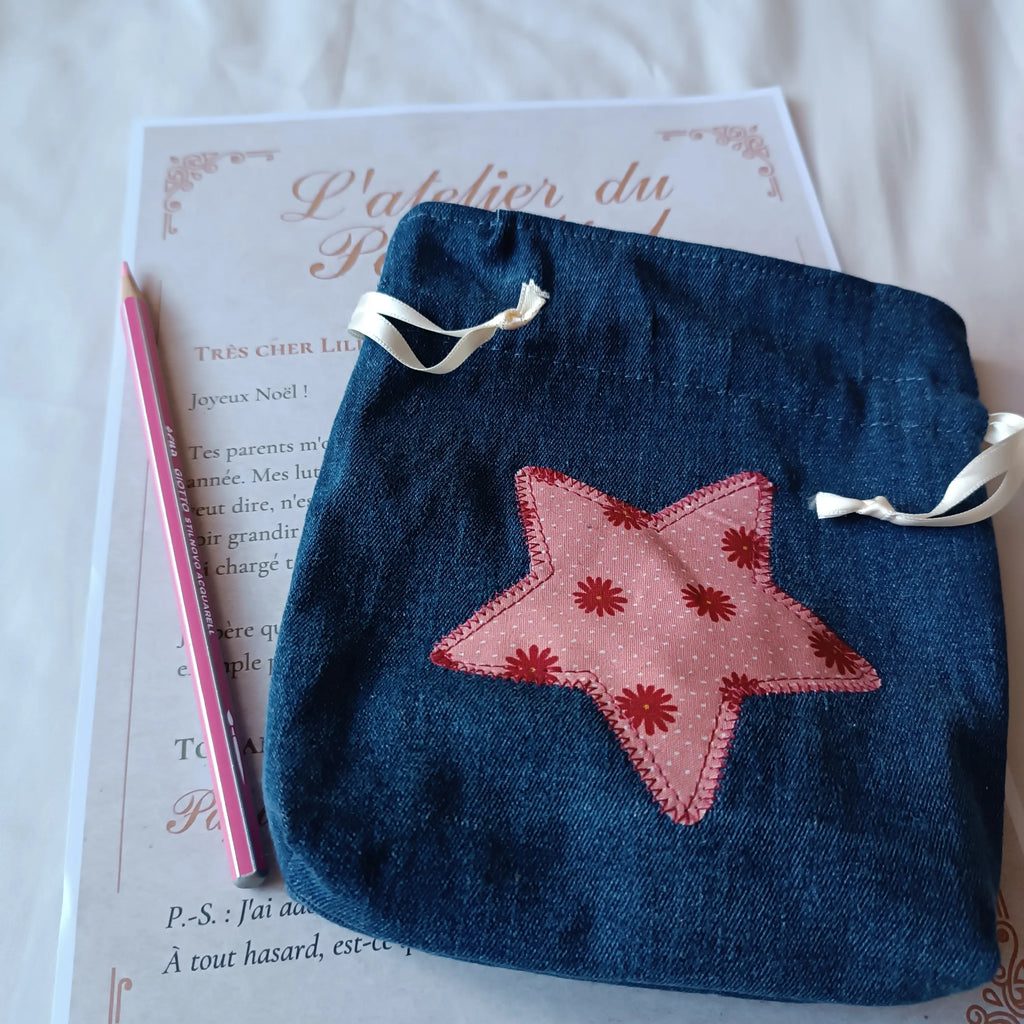 Emballage cadeau réutilisable - pochette cadeau de noel - emballage cadeau de noel - pochon de noel - sac cadeau de noel - idée cadeau de noel - idée cadeau noel 2025 - pochette cadeau pour noel - pochette cadeau tissu - pochon noel - pochon tissu - emballage cadeau noel tissu - emballage cadeau upcyclé