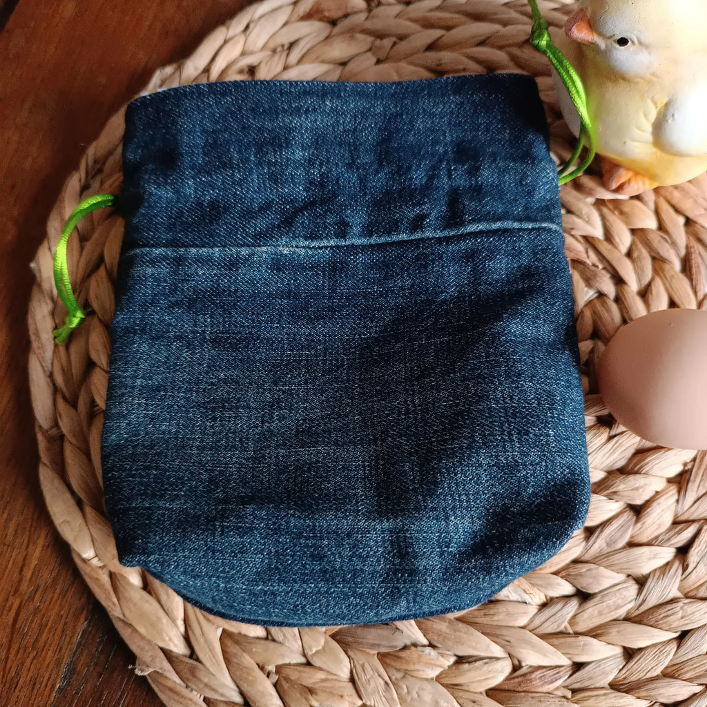 Pochon de Pâques ou pochette cadeau en jeans upcyclé et coton imprimé tulipe