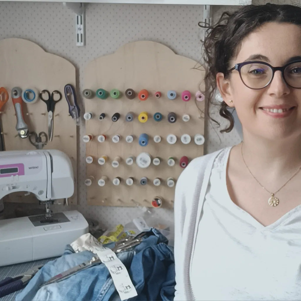 récup tissu de lili ambiance de l'atelier - les coulisses de l'artisanat zéro déchet