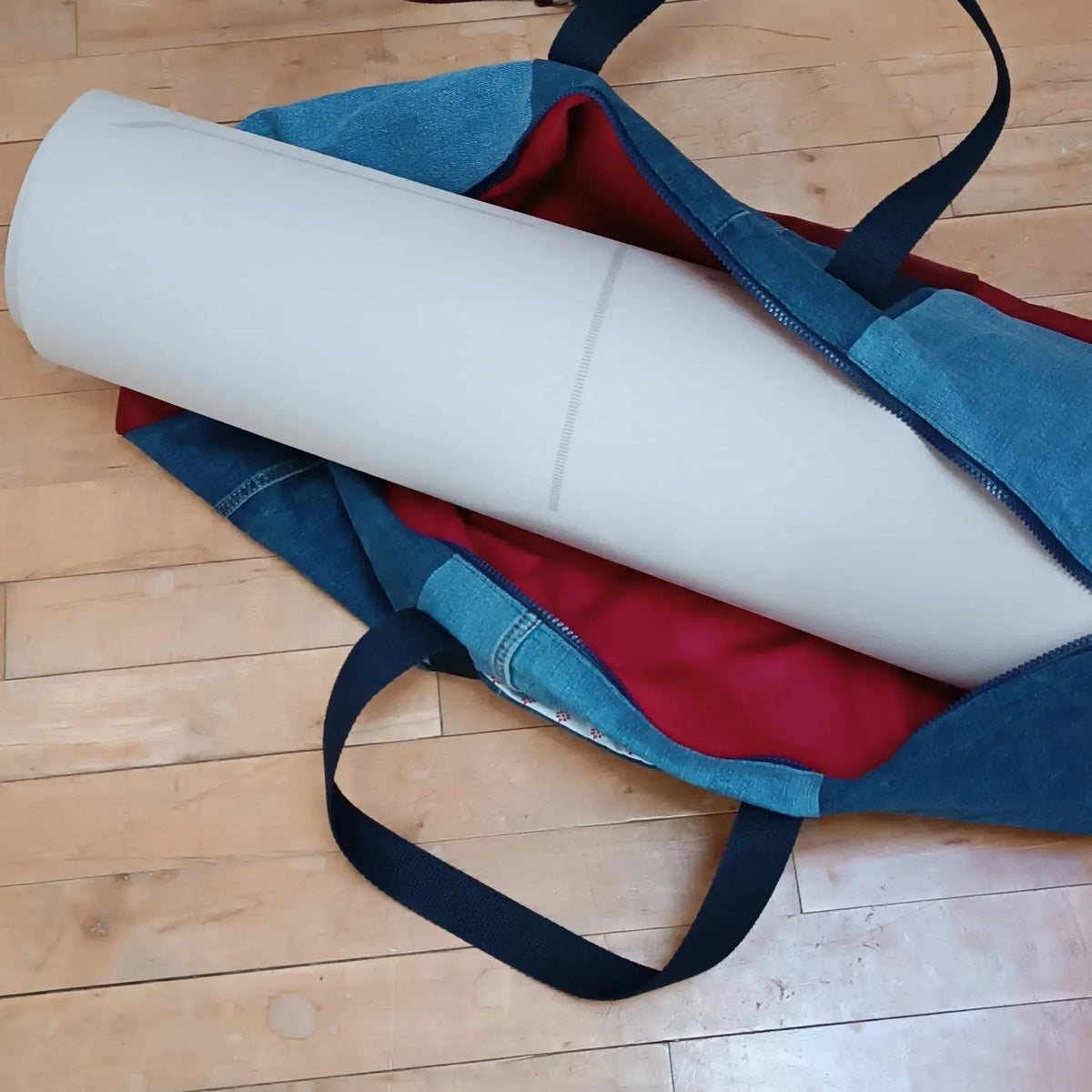 Sac housse tapis de yoga en jeans upcyclé, cousu dans l'atelier en Picardie